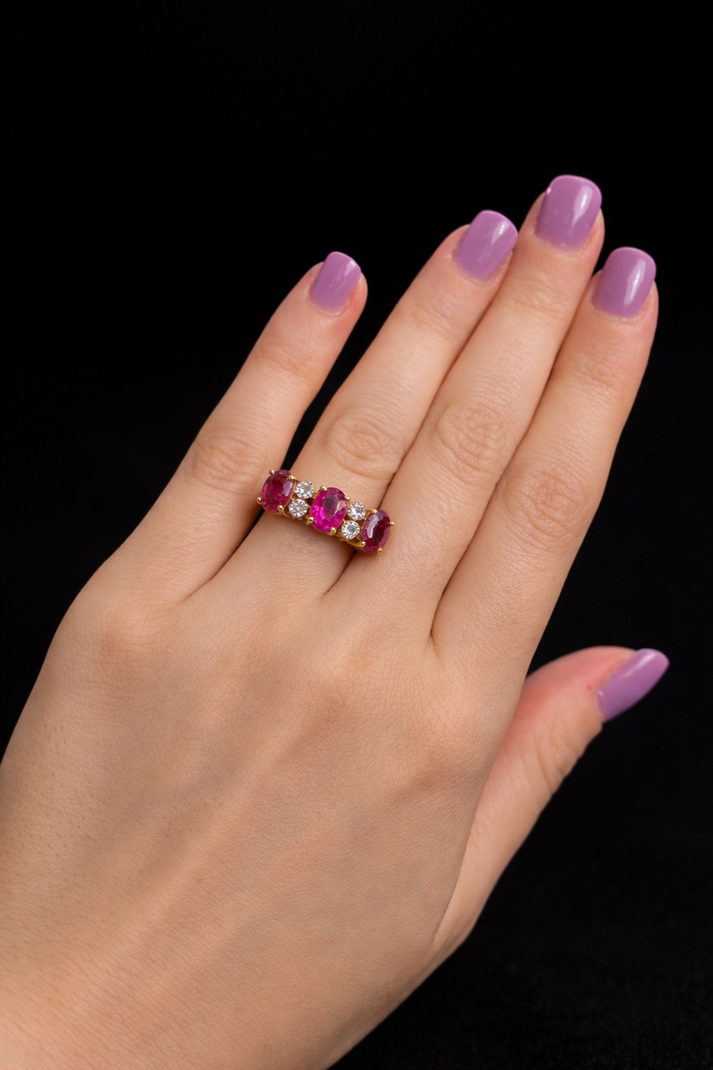 Anel com rubis e diamantes